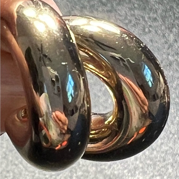 J CREW Chunky Small Gold Tone Preppy Post Back Earrings - Picture 7 of 7